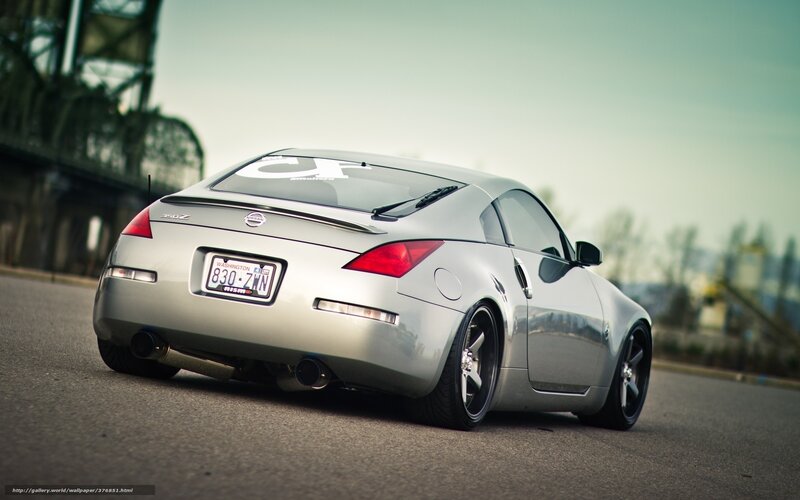 Silver Nissan 350z Car — Dramatic