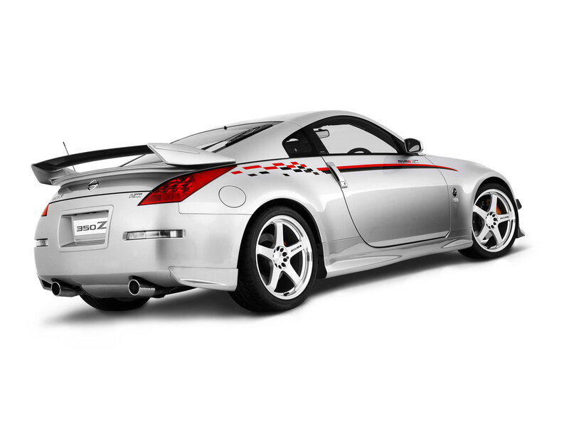 Silver Nissan 350Z with Nismo decals