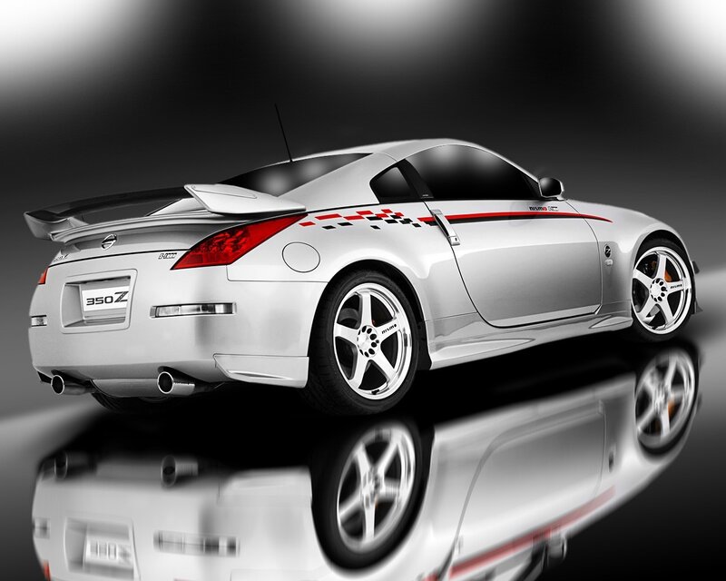 Silver Nissan 350Z with Nismo decals