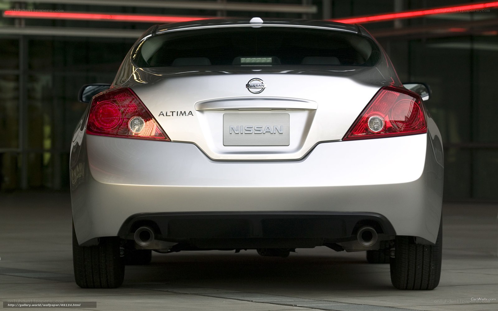 silver nissan altima rear view