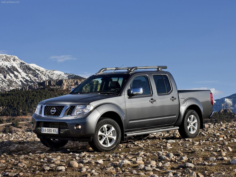 silver nissan frontier pickup truck