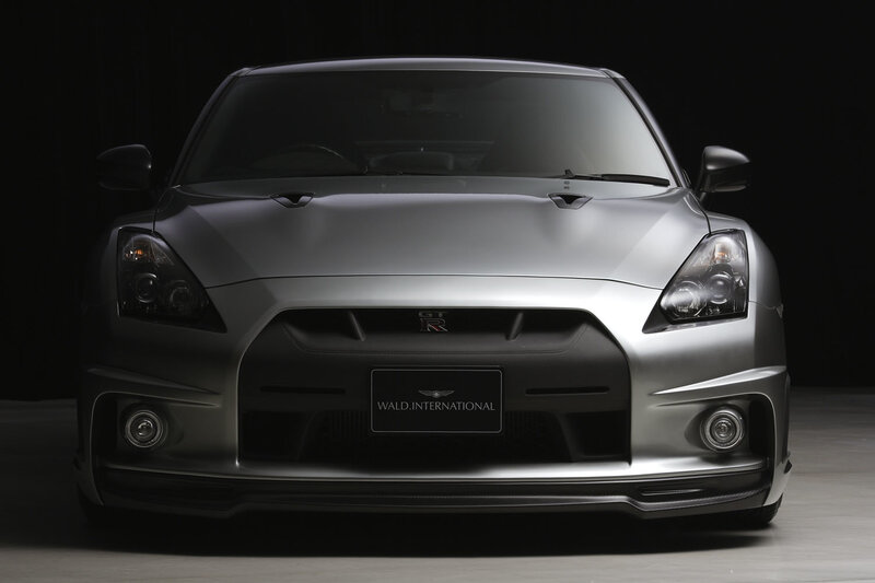 silver nissan gt-r front view