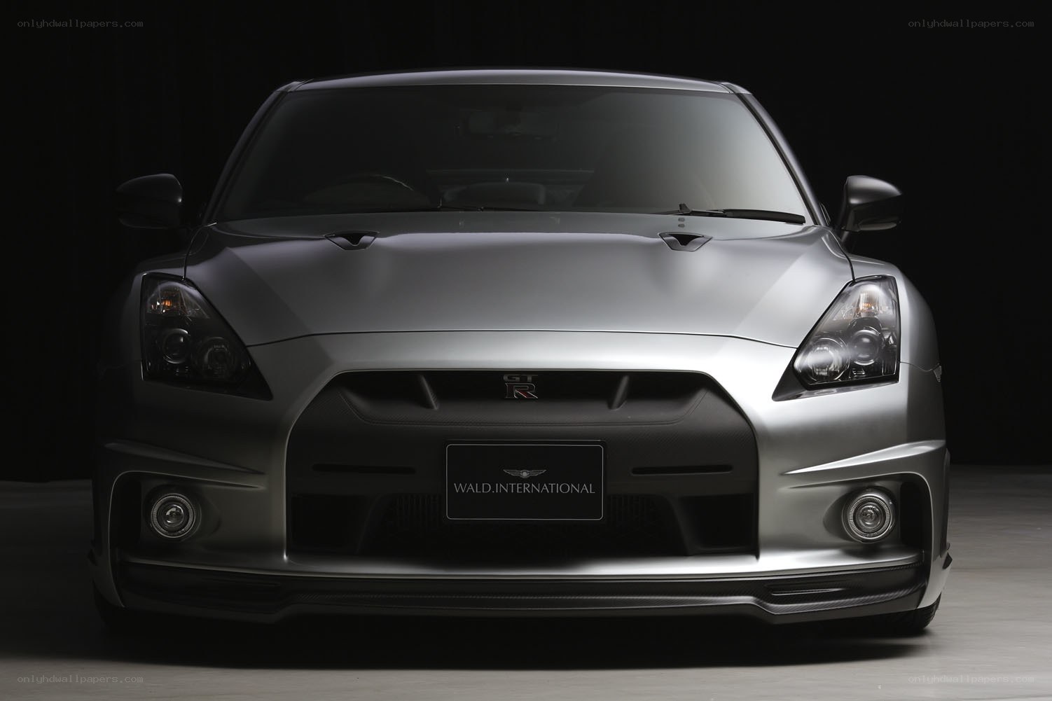 silver nissan gt-r front view