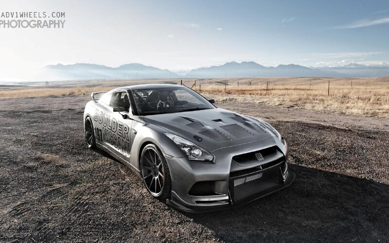 Silver Nissan Gt-r — Gray