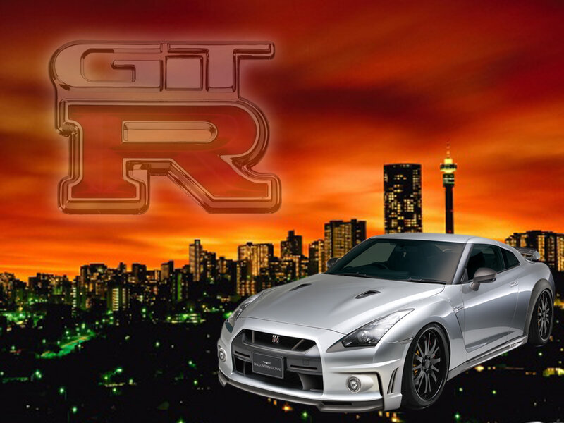 Silver Nissan Gt-r — Orange