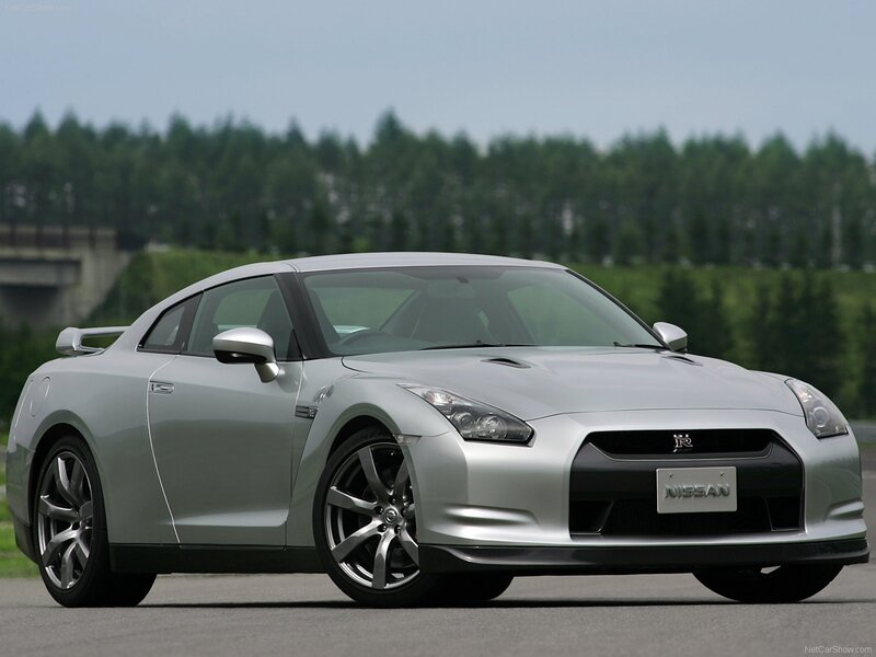 silver nissan gt-r sports car