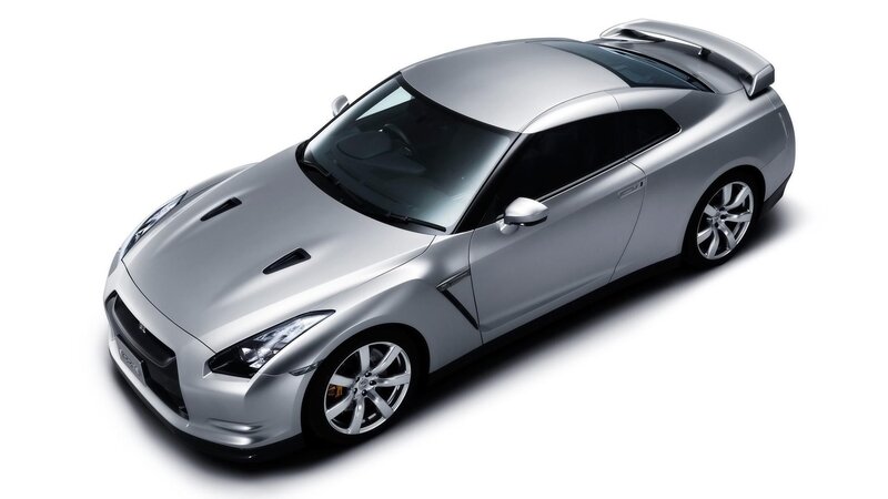 silver nissan gt-r sports car
