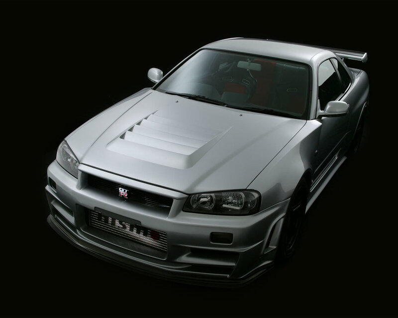 silver nissan gt-r sports car