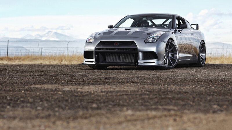 Silver Nissan Gtr Race Car