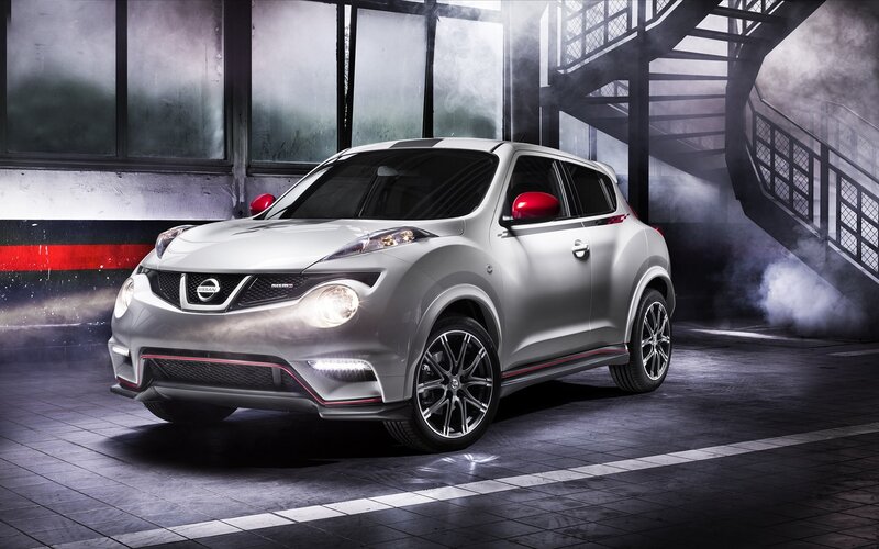 Silver Nissan Juke Car — Dramatic, Photograph, Smoke, Staircase
