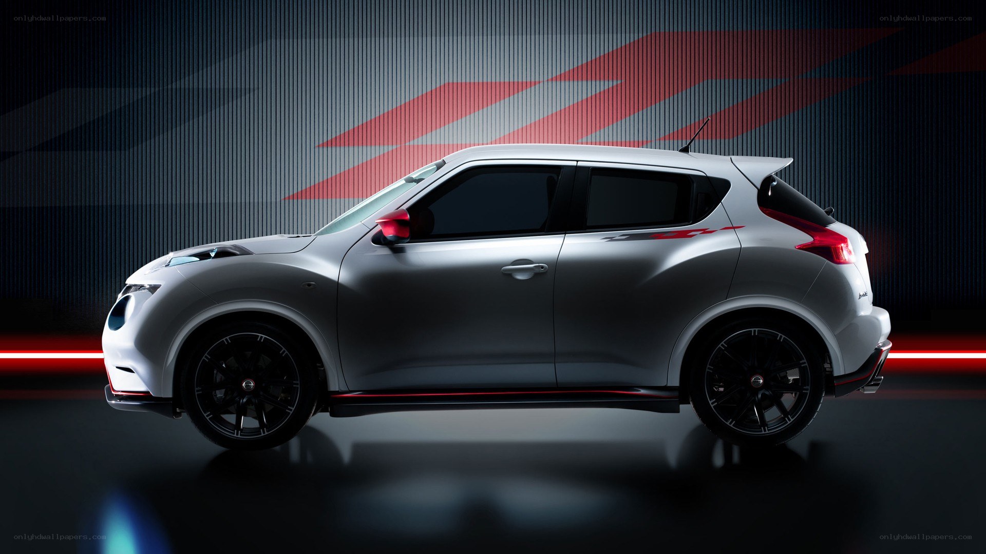 silver nissan juke car