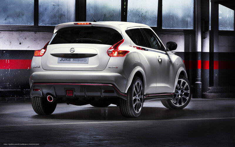 Silver Nissan Juke Nismo — Dramatic