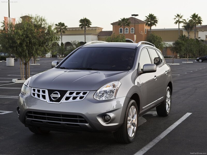 Silver Nissan Rogue Suv — Calm