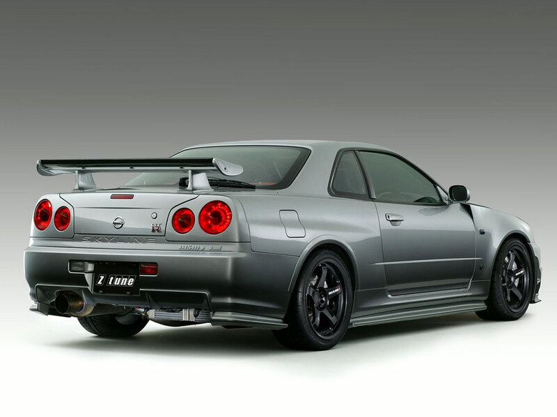 silver nissan skyline gt-r