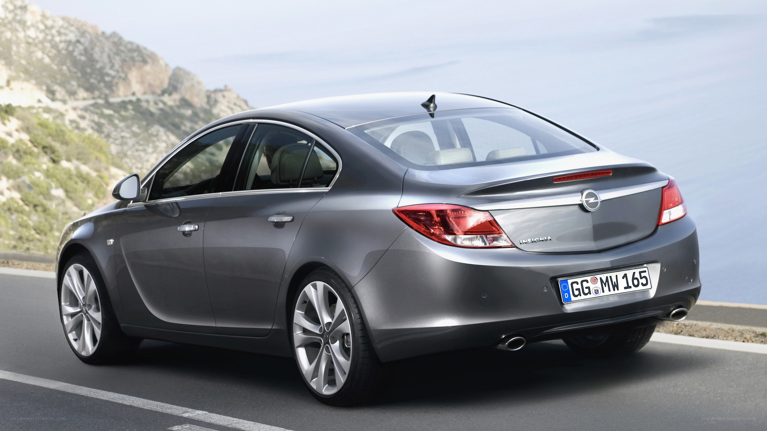 silver opel insignia sedan