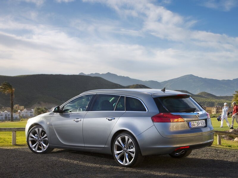Silver Opel Insignia station wagon