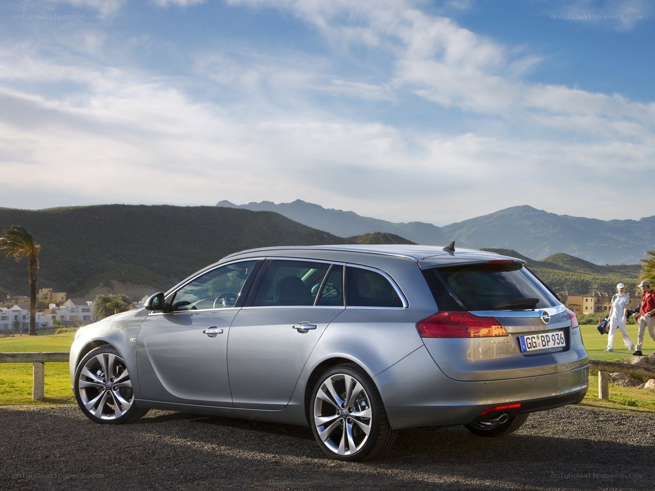 Silver Opel Insignia station wagon