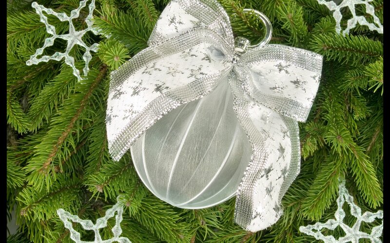 Silver Ornament on Pine — Green, Festive