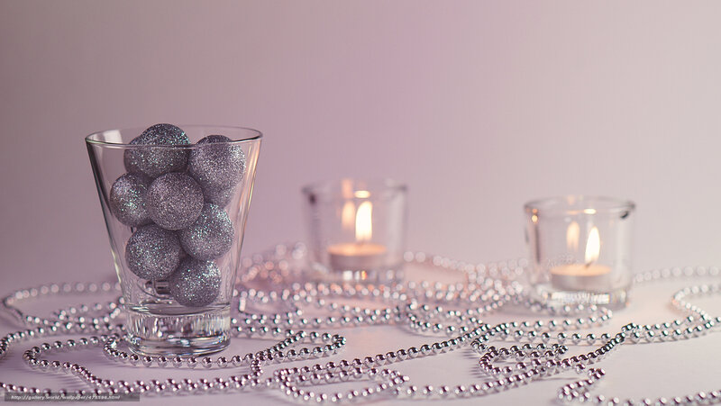 Silver Ornaments in Glass — Calm