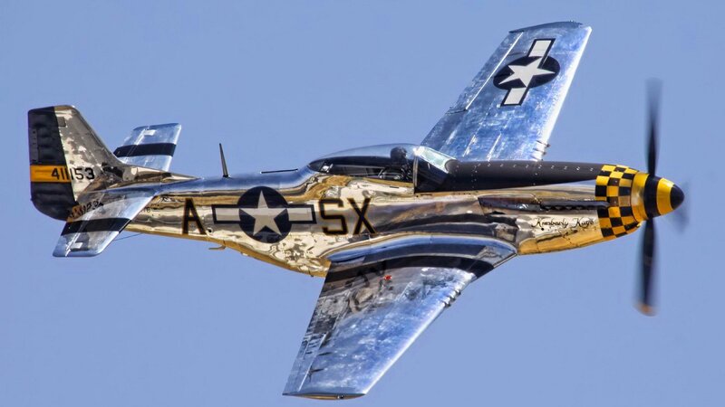 Silver P-51 Mustang — Dynamic