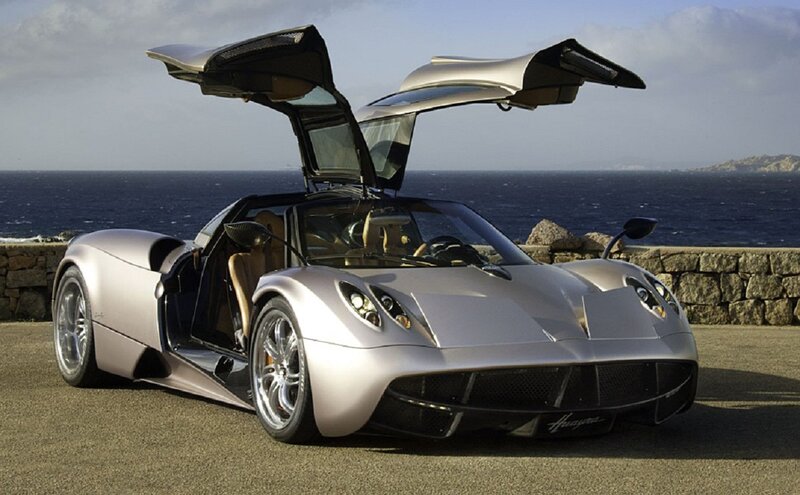 Silver Pagani Huayra — Dramatic