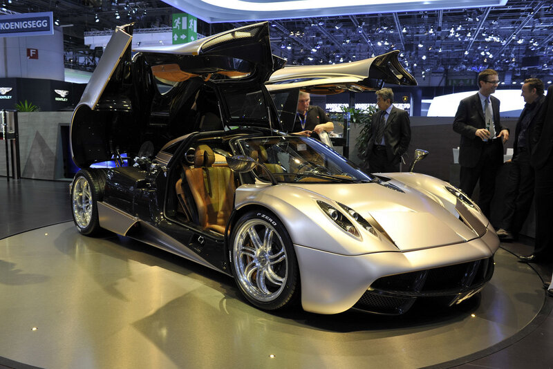 Silver Pagani Huayra — Showroom