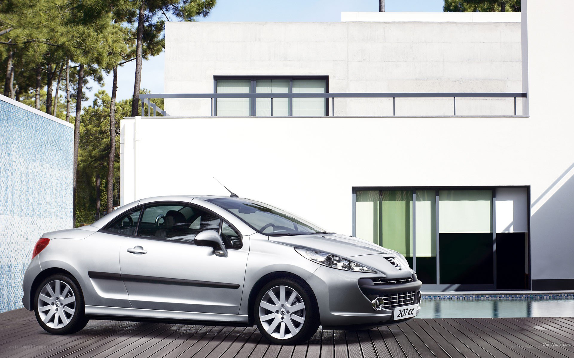 silver peugeot 207 cc