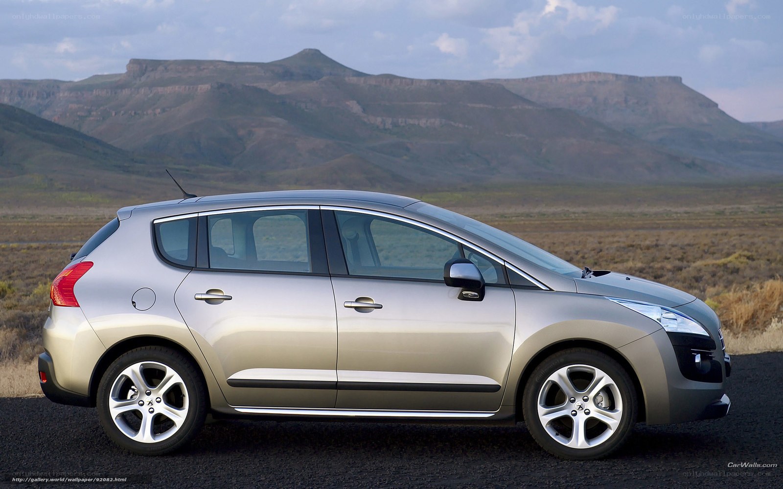 silver peugeot 3008 suv