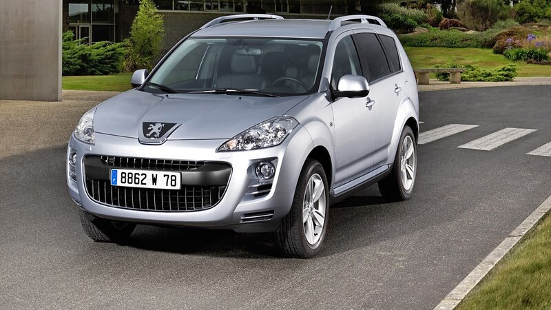 Silver Peugeot Suv