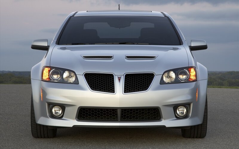 Silver Pontiac G8 — Dramatic
