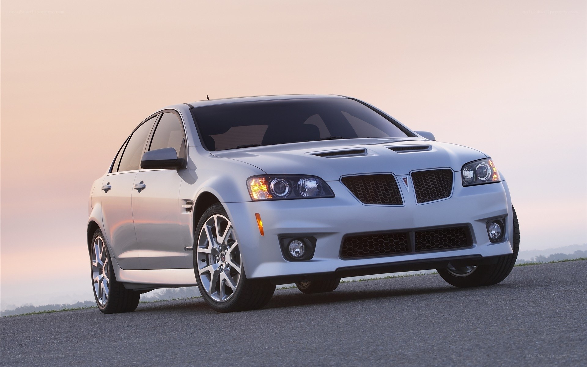 silver pontiac g8 gxp