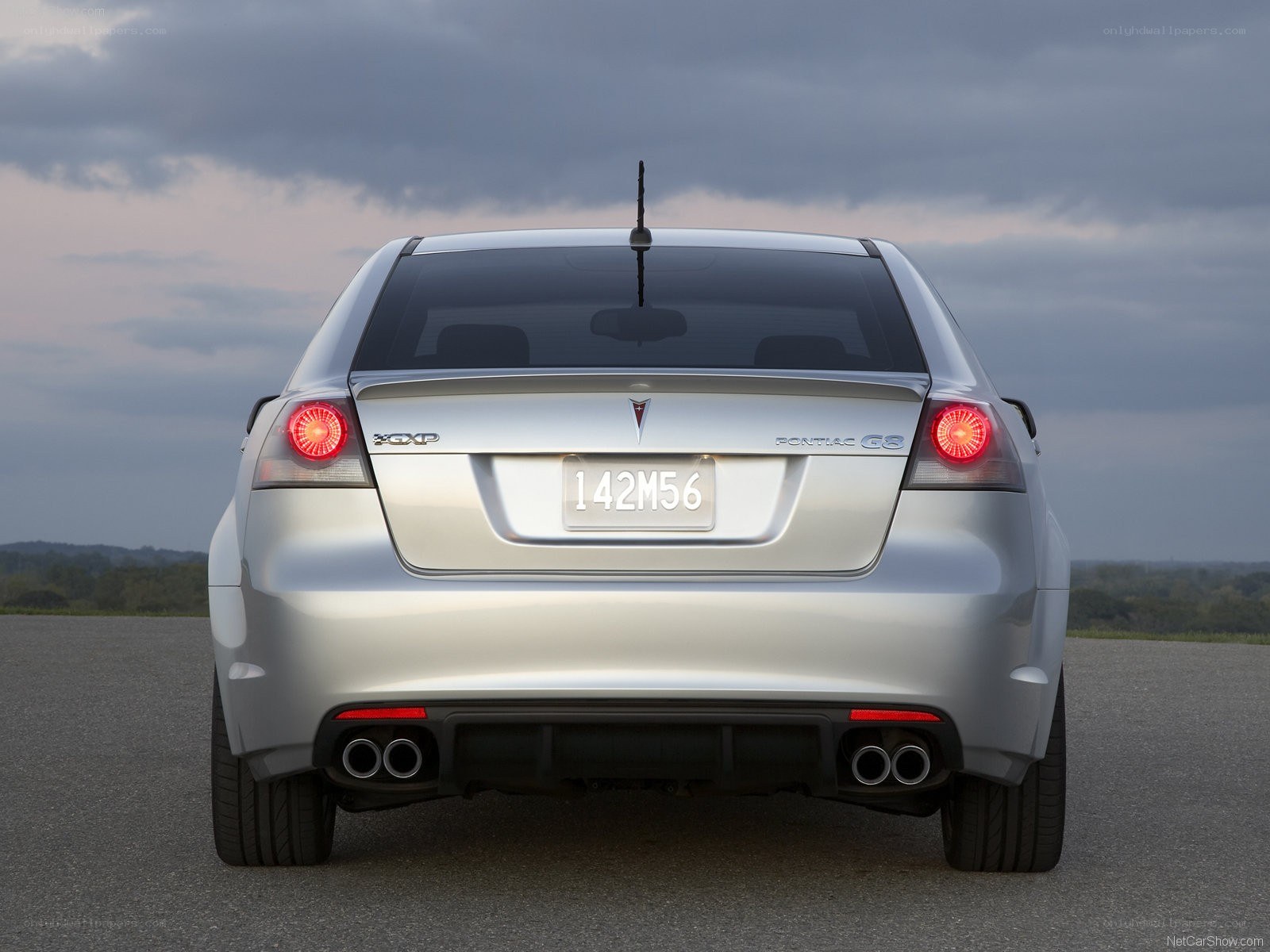 silver pontiac g8 rear view