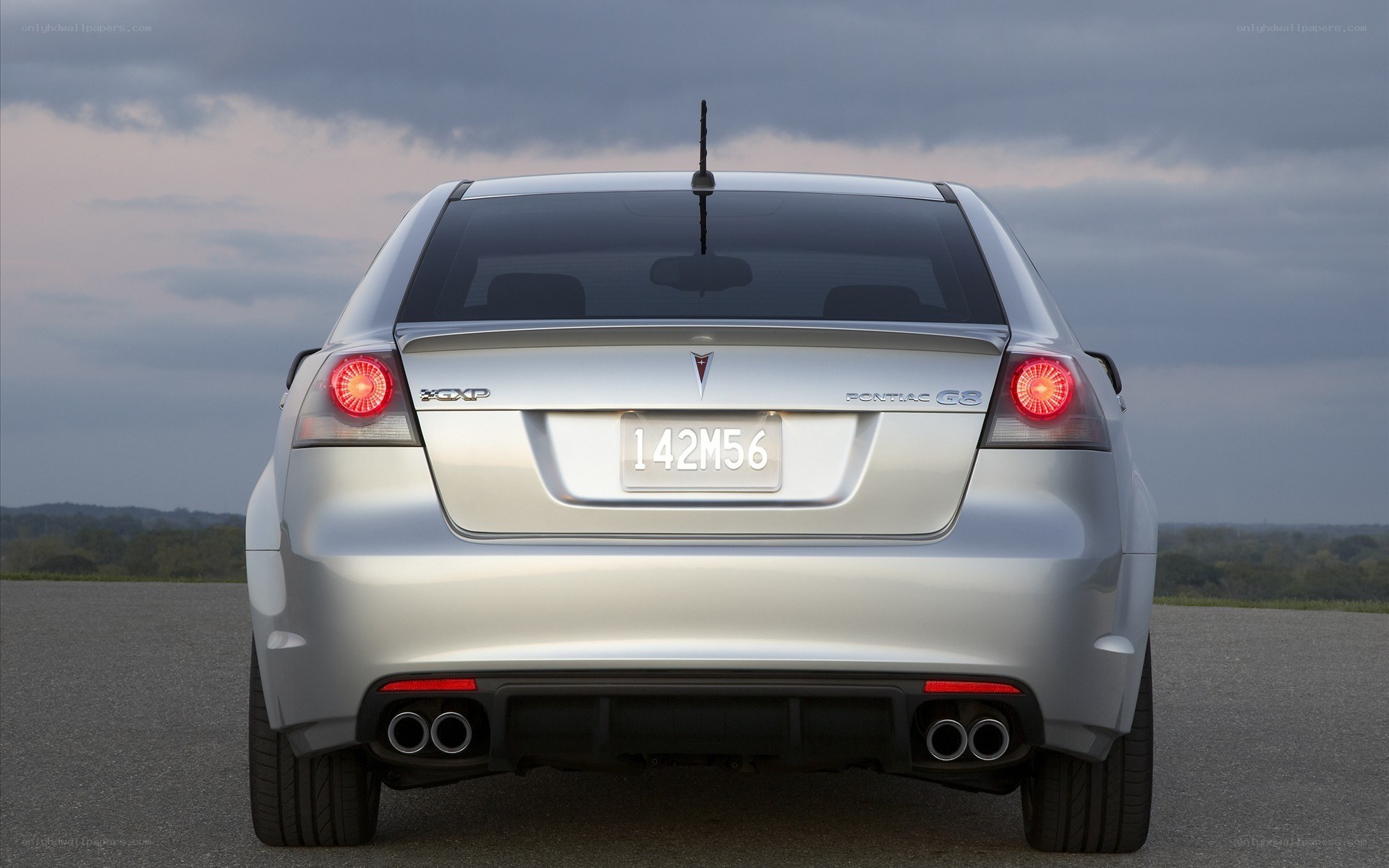 silver pontiac g8 rear view