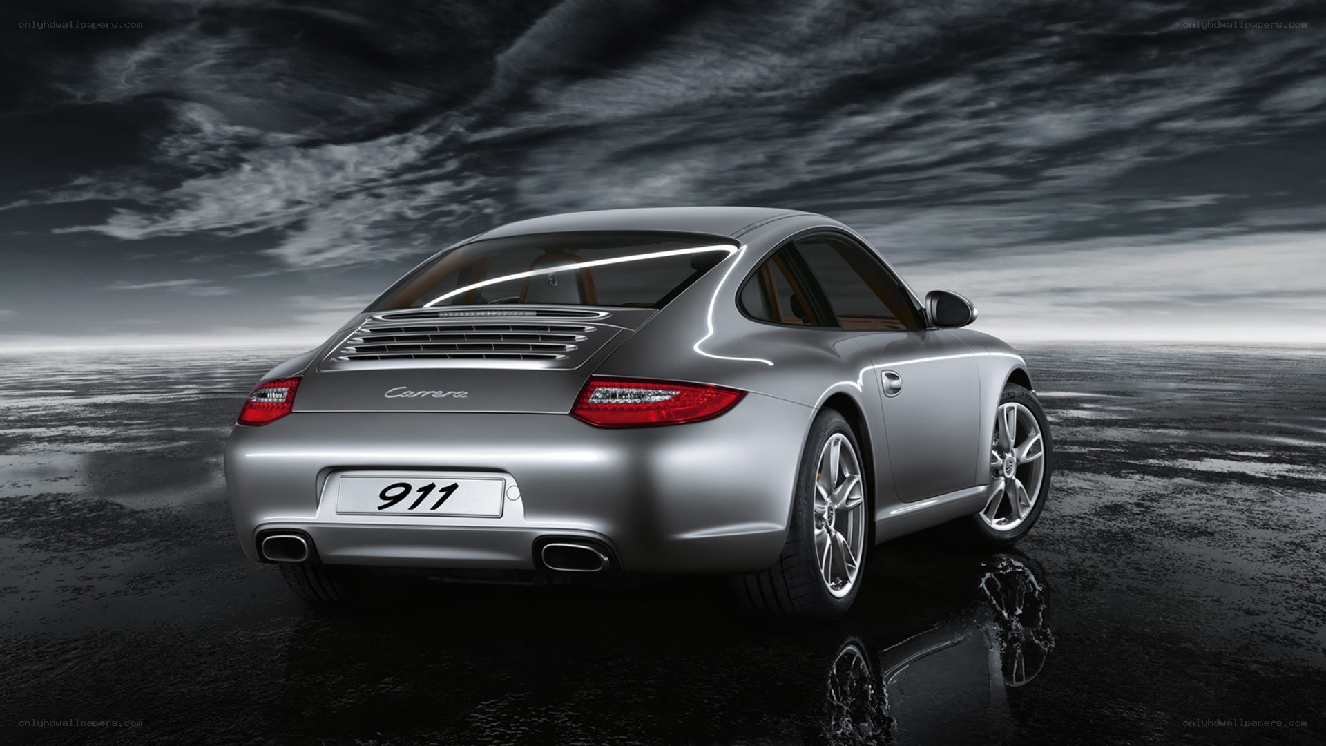 Silver Porsche 911 Carrera