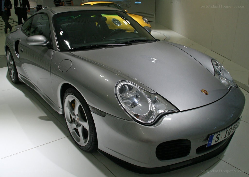 silver porsche 911 carrera rs