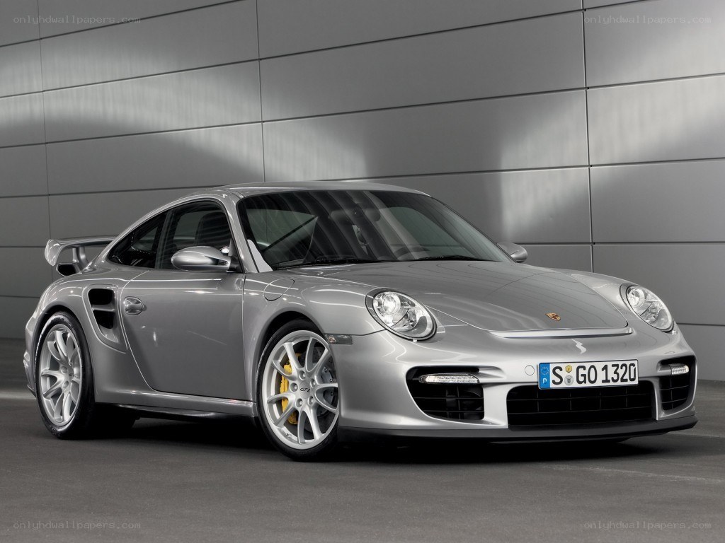 silver porsche 911 gt2