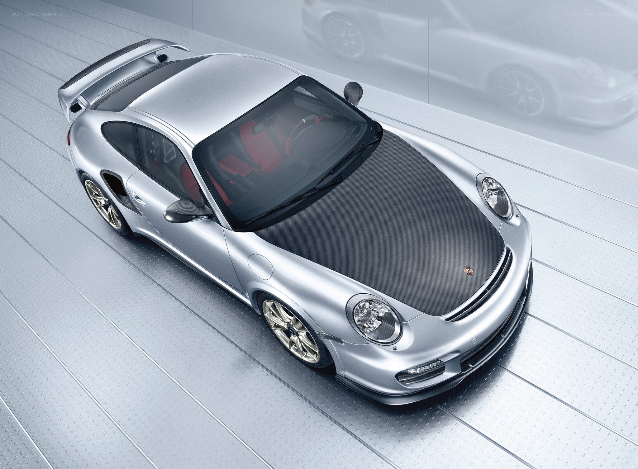 Silver Porsche 911 GT2
