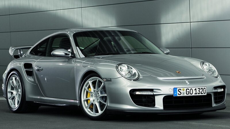 Silver Porsche 911 Gt2 — Dramatic