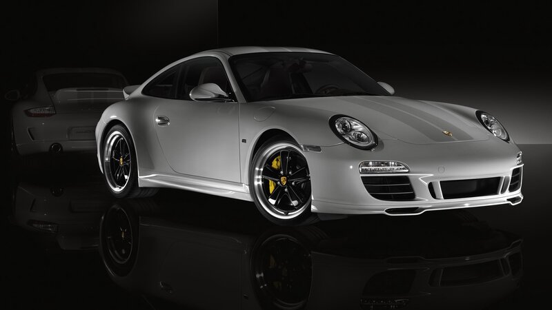 silver porsche 911 sports car