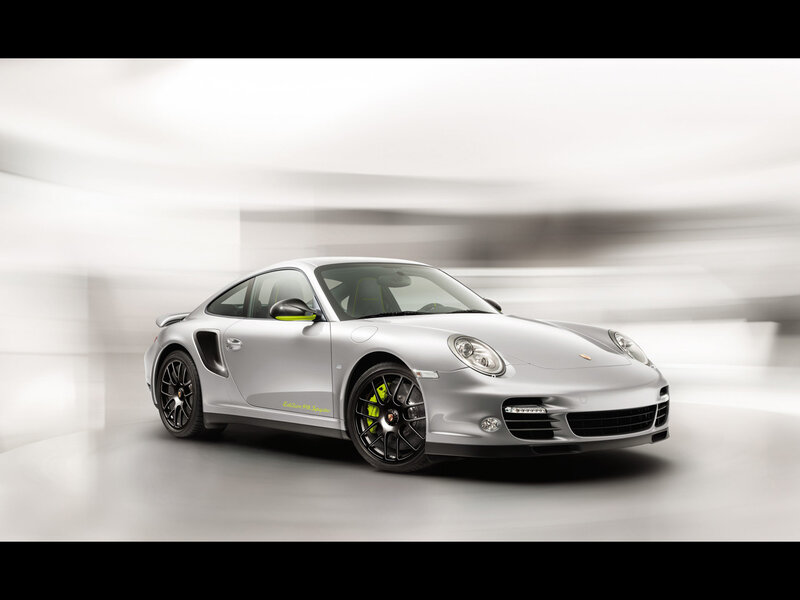 Silver Porsche 911 Turbo — Dynamic