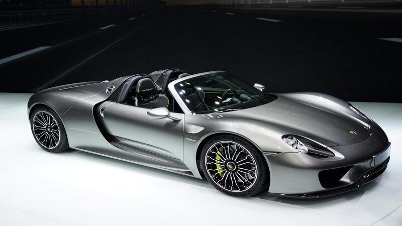Silver Porsche 918 Spyder — Gray, Dramatic, Photograph