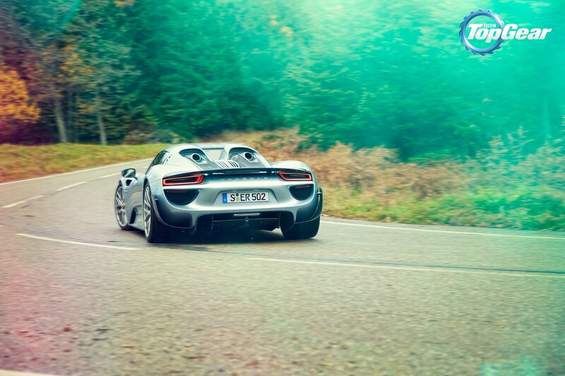 Silver Porsche 918 Spyder — Green