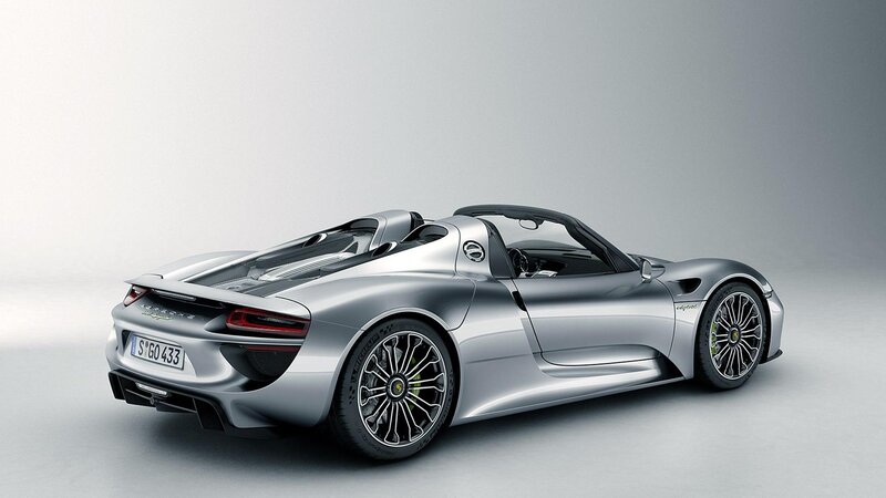 Silver Porsche 918 Spyder — Neutral