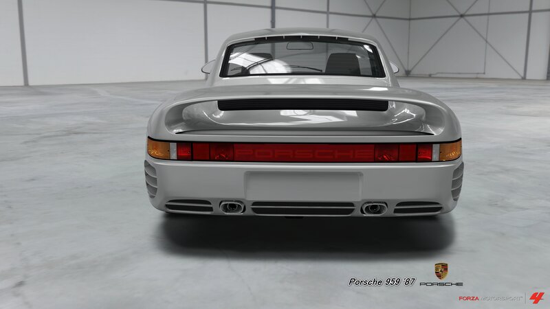 Silver Porsche 959 Car