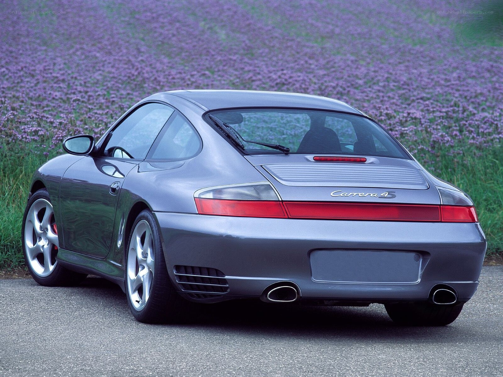 Silver Porsche Carrera 4