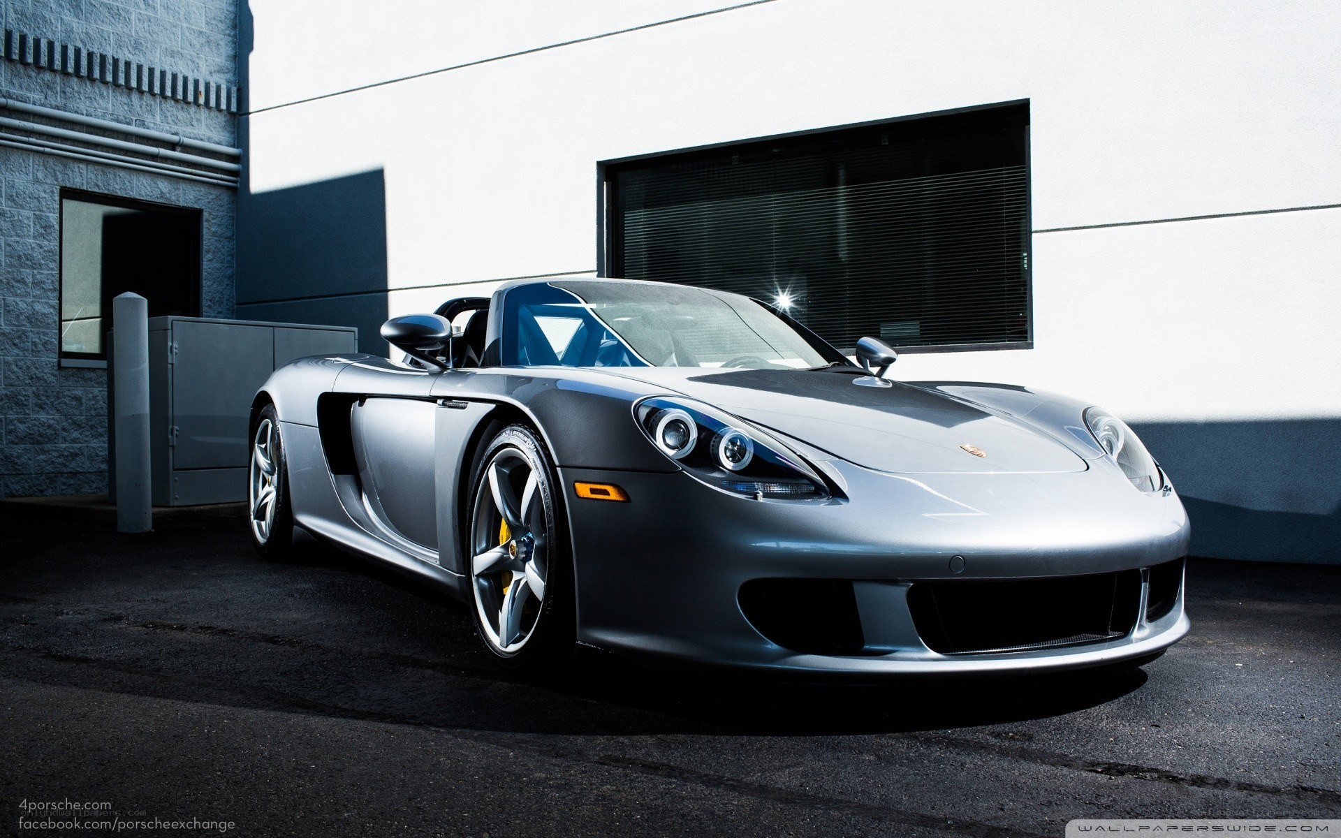 Silver Porsche Carrera GT