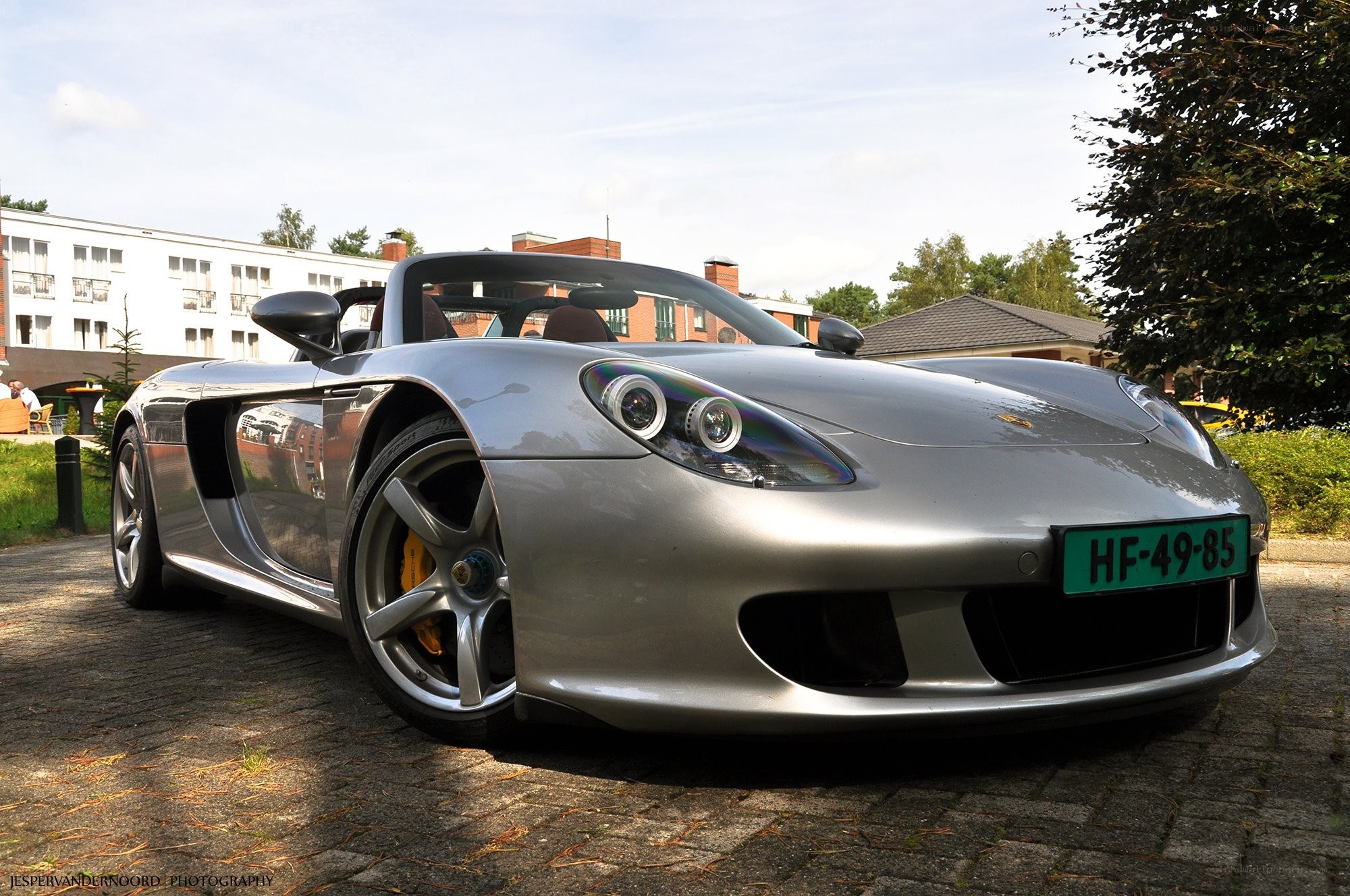 Silver Porsche Carrera GT