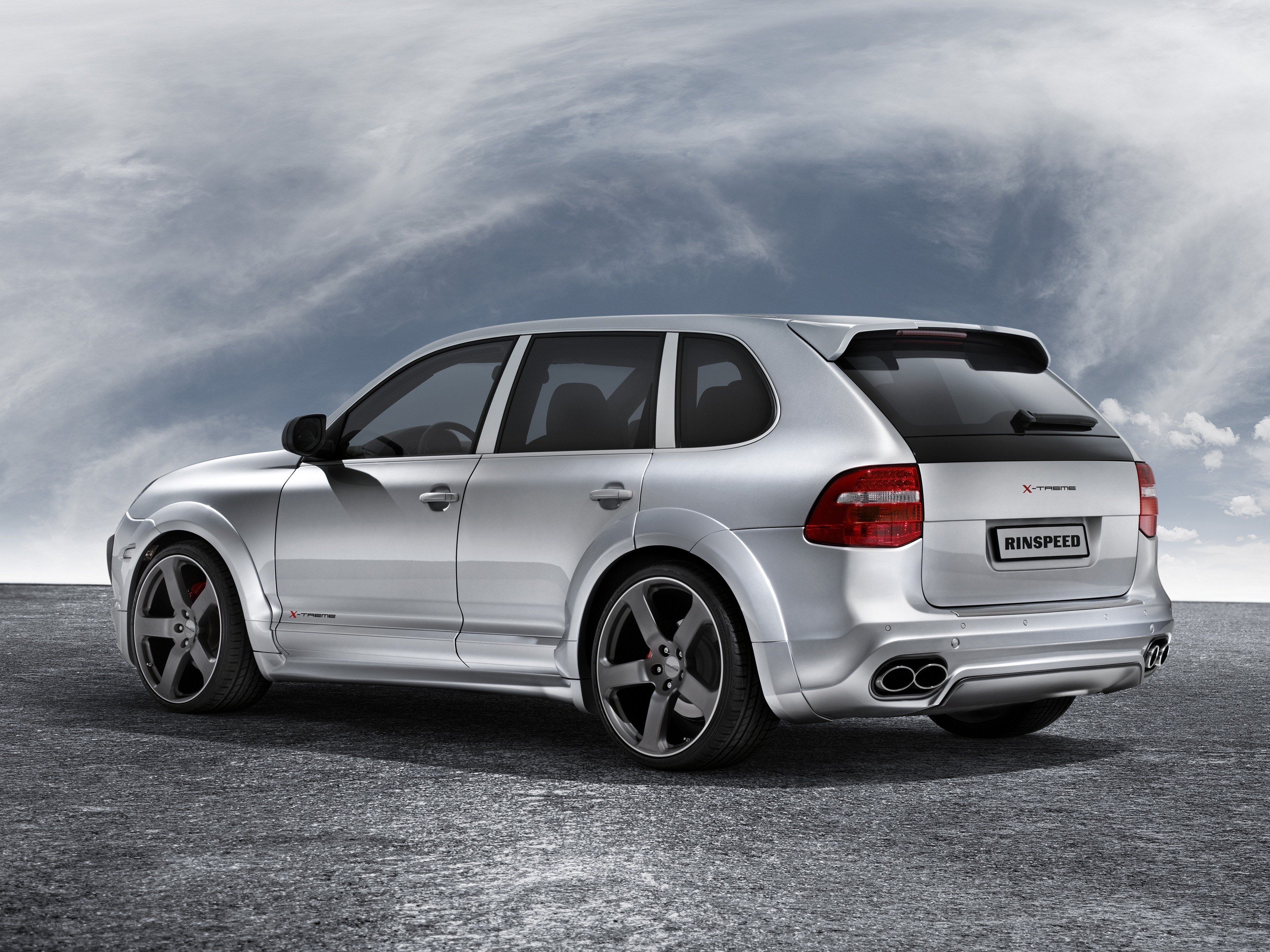 silver porsche cayenne