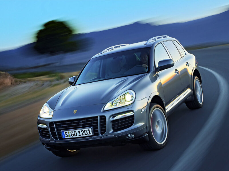 Silver Porsche Cayenne — Gray, Dynamic, Sunset