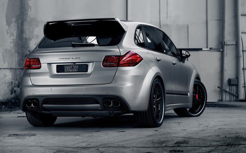 silver porsche cayenne magnum